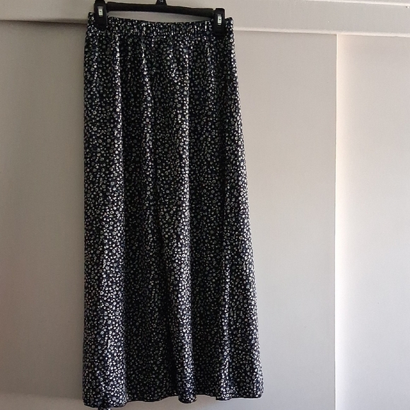 Ditsy Floral Pull-on Midi Maxi Skirt Poly/Spandex Blend Boho Cottagecore M - Picture 1 of 5